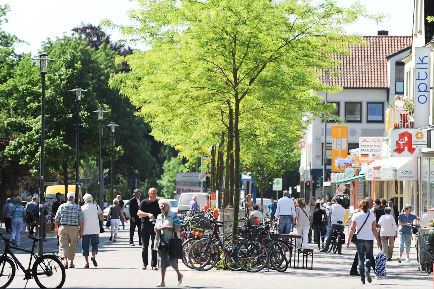 Foto ID 2014063005 Fußgängerzone Rahlstedter Bahnhofstraße