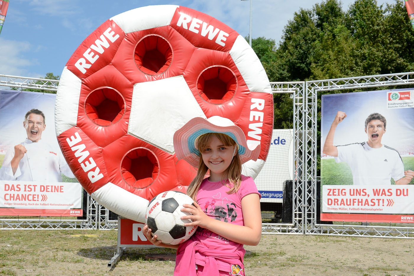 Foto ID 2014080920 Rewe Fussballwelt
