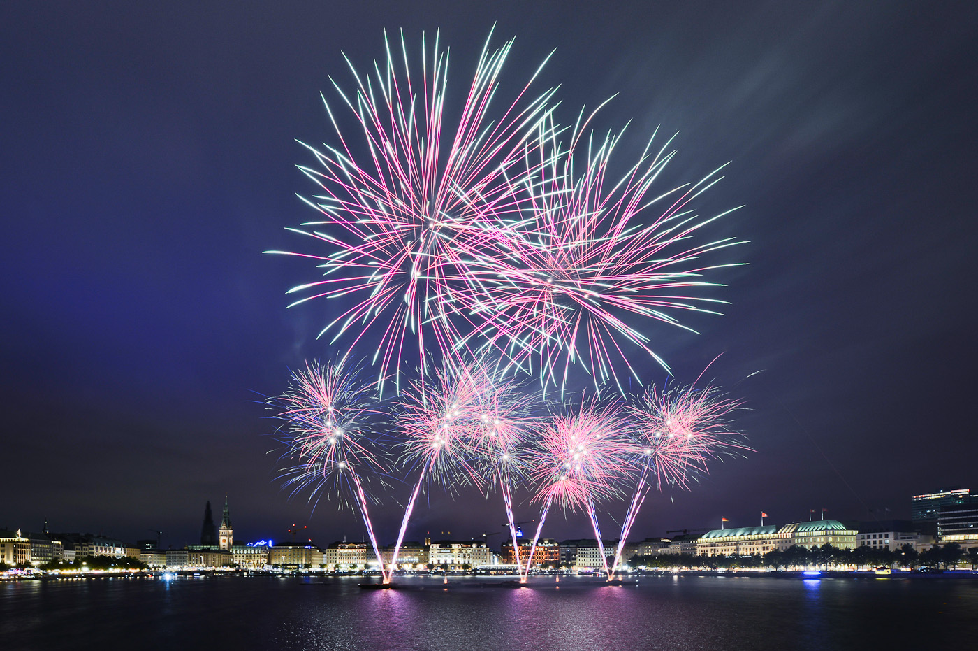 Foto ID 150900501 Alstervergnügen Hamburg, Feuerwerk